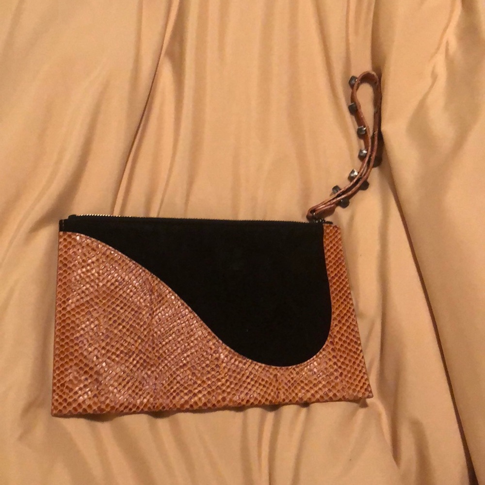 Cute clutch!